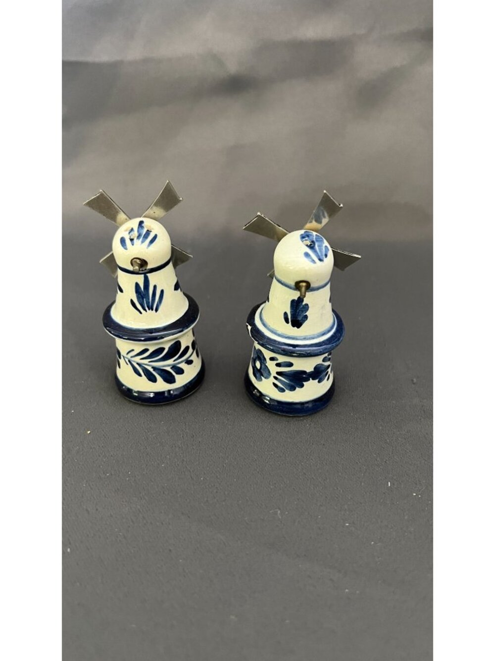 Delft Blue and White Windmill Salt & Pepper Shakers Dutch Hand-Painted - Picture 3 of 5